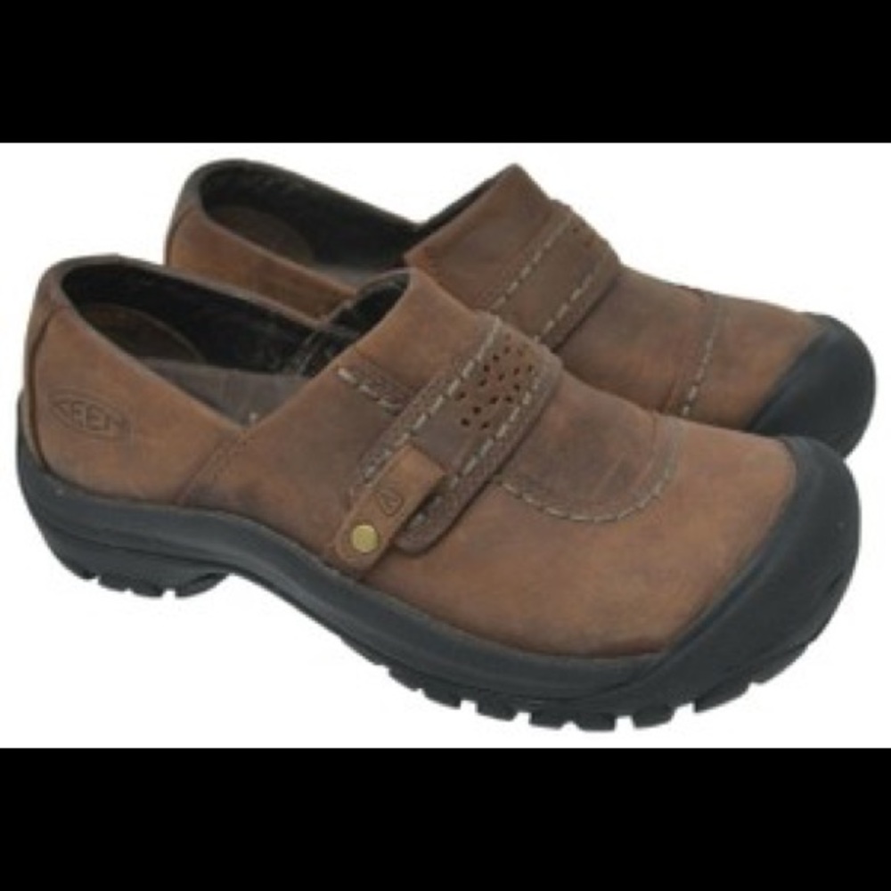 Women’s Keen Clogs.